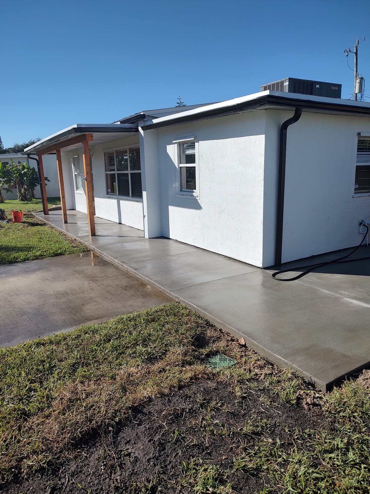 Concrete Walkway & Patio